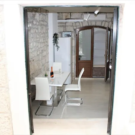 Center Chic * Baska Voda